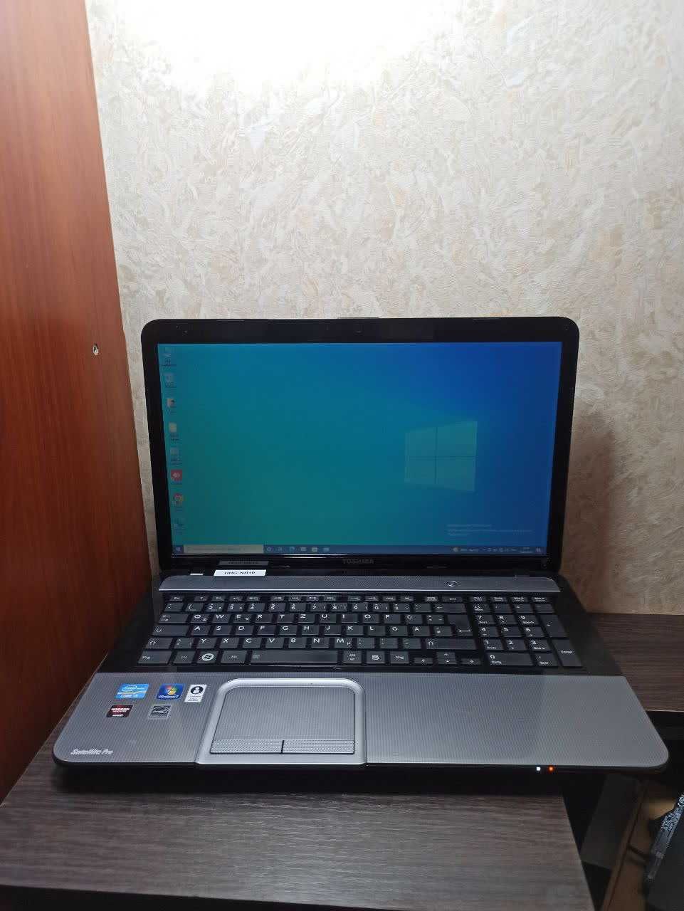 Ноутбук 17.3  Toshiba Sattelite Pro L870