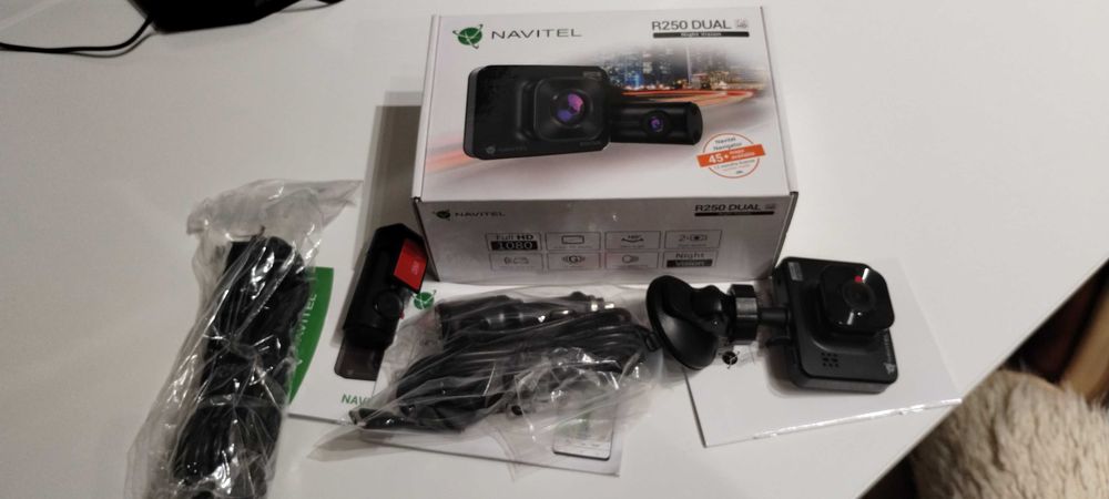 kamera samochodowa NAVITEL R250 Dual + nawigacja