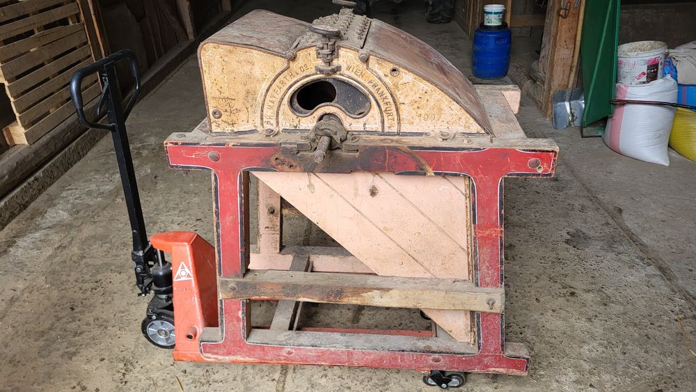 Młocarnia zabytkowa