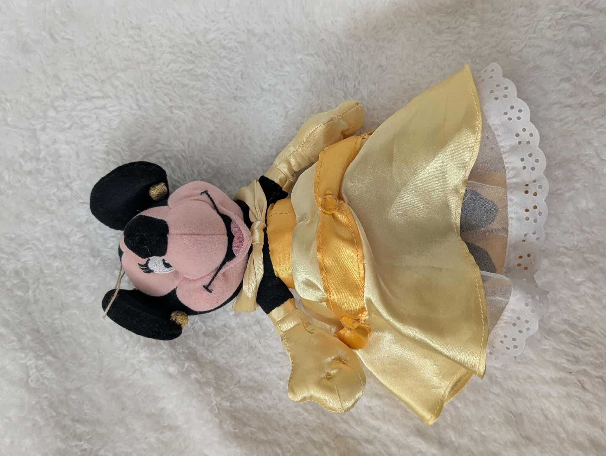 Disney Store Minnie Mouse w złotej sukni maskotka kolekcjonerska