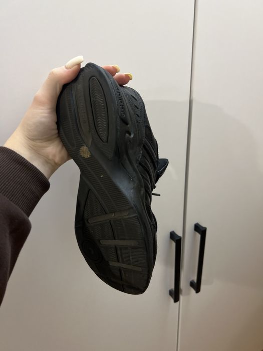 Кроссовки кроси adidas  чорні шкіряні strutter чорні 40-41