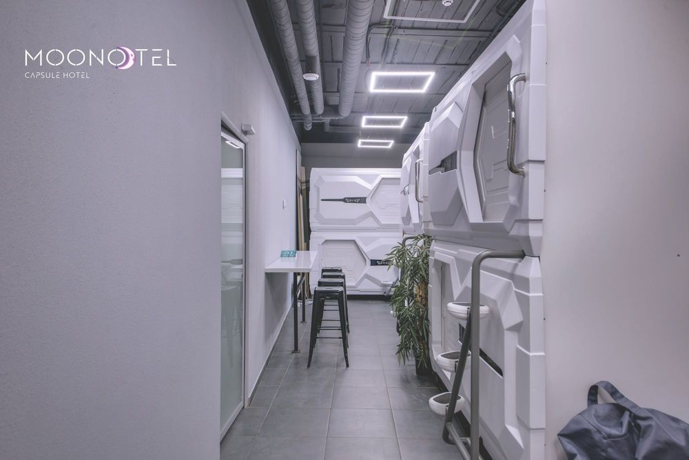 Фасадное помещение на Андреевском спуске в Киеве с действующим отелем