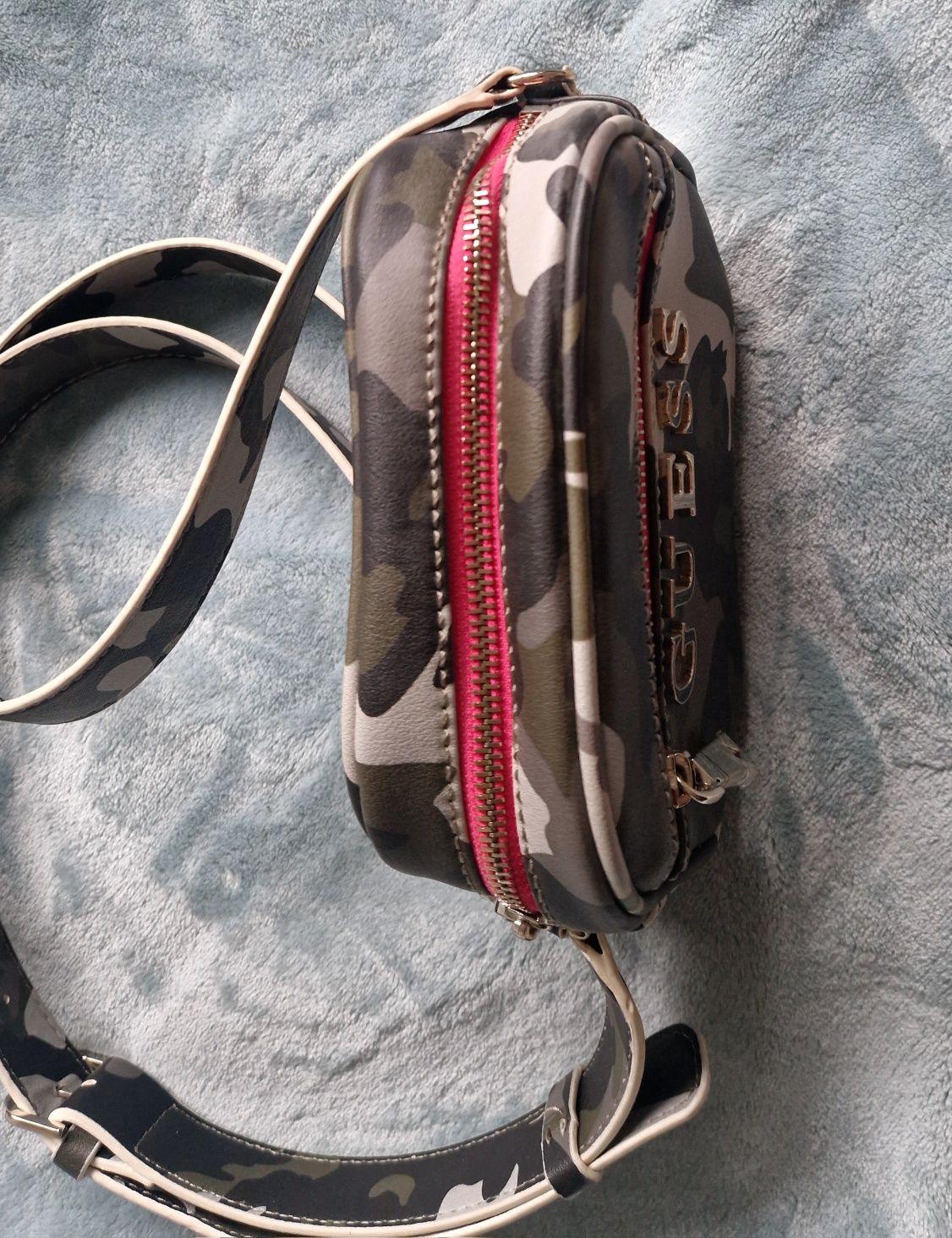 Guess torba Manhattan mini xbody