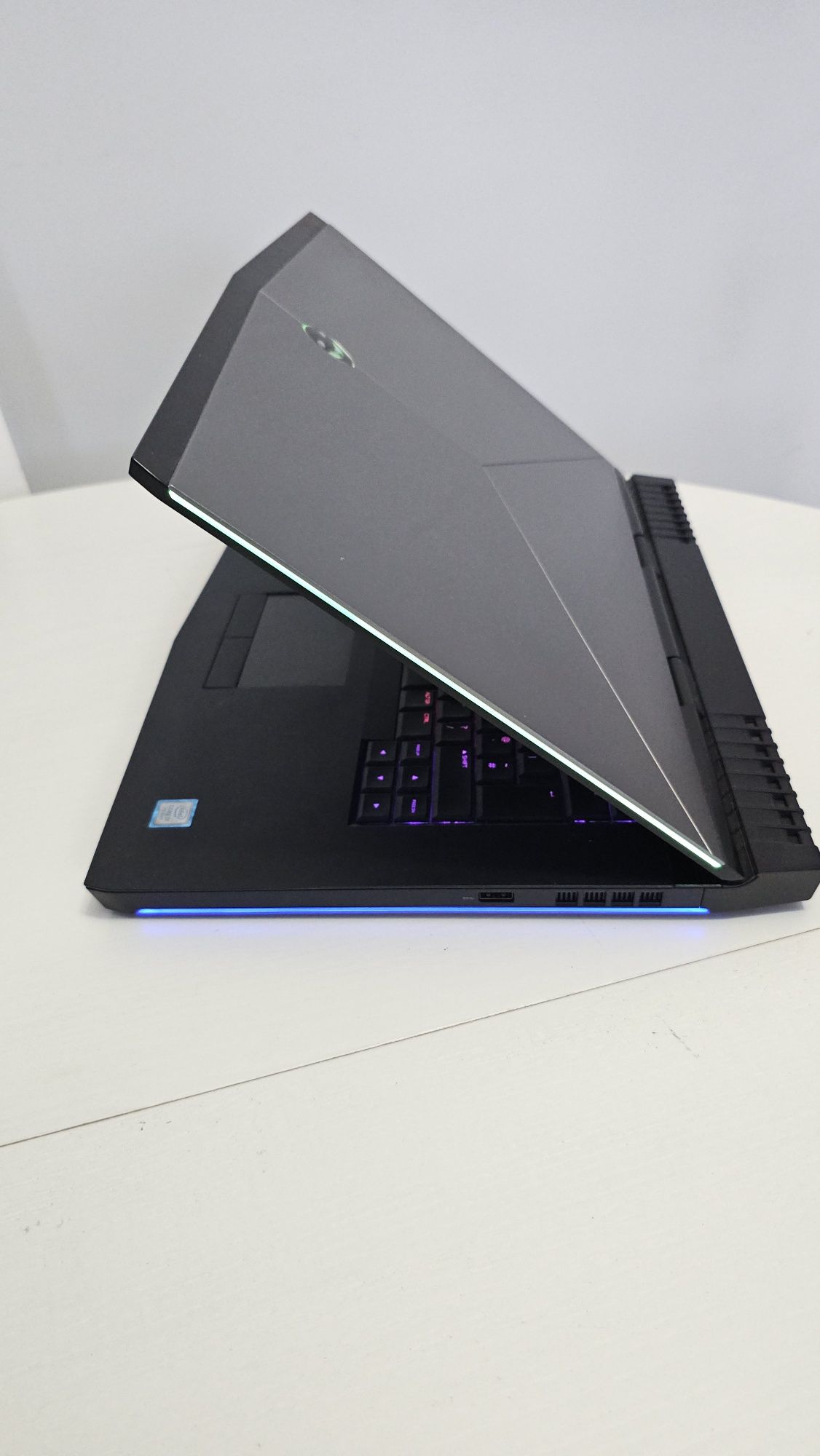Dell Alienware 15 R3 i7 - GTX 1060 - Windows 11 - gwarancja