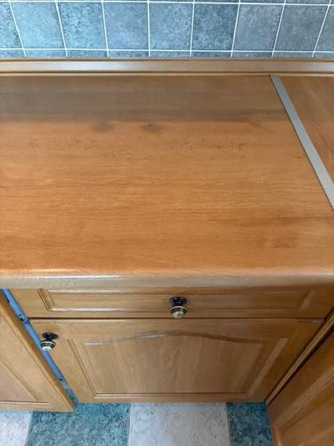 piękna kuchnia drewniana w stylu rustykalnym