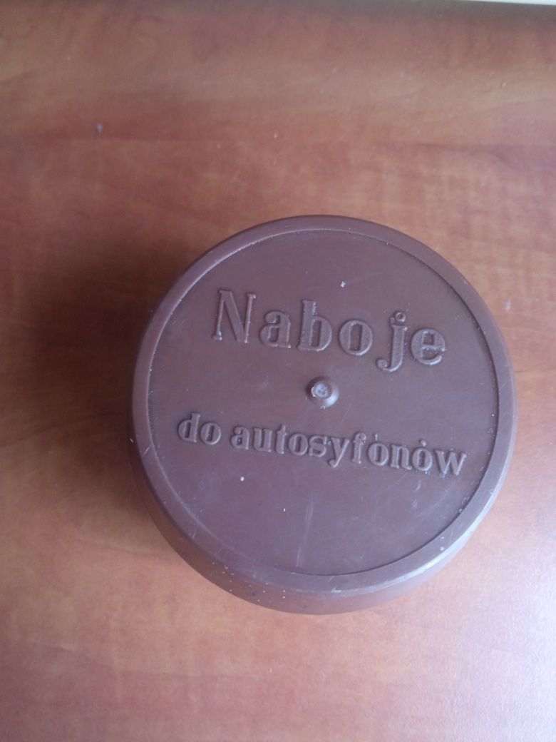 Pudełko z nabojami do syfonu PRL