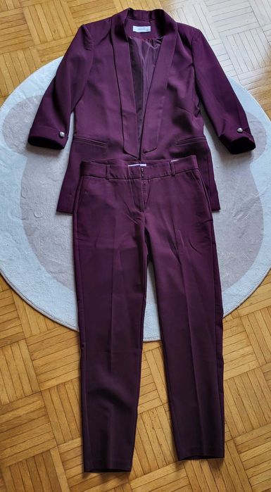 Nowy garnitur damski