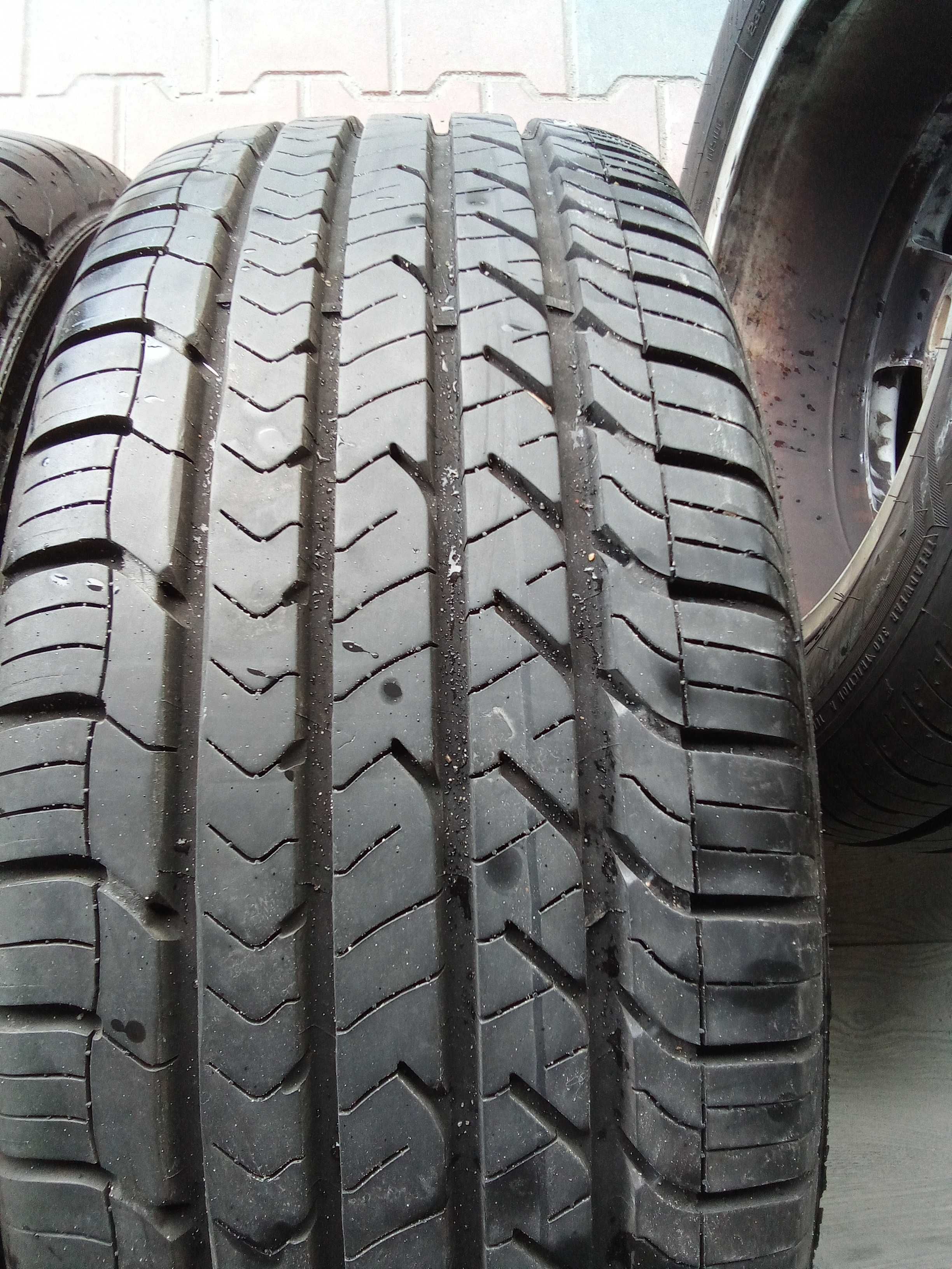 235/55 R17 99W Goodyear 23 rok