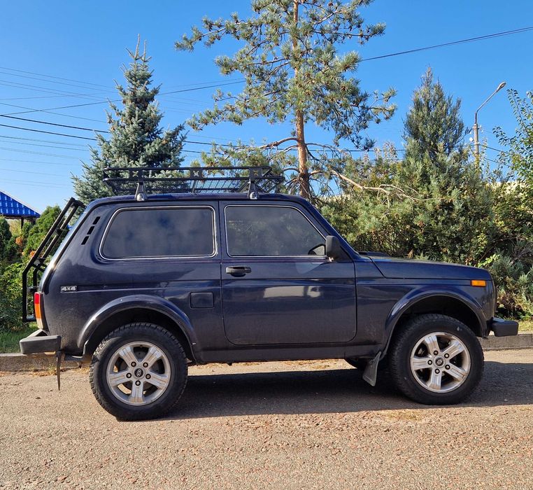 Универсальный багажник на крышу авто для ВАЗ Нива + крепления