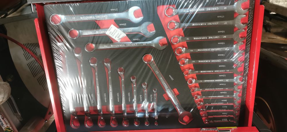 Szafka narzędziowa wózek nowa z wyposażeniem