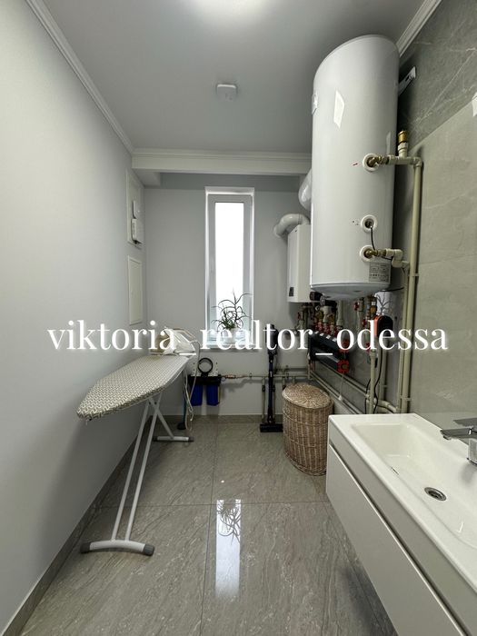 Частный дом на Фонтане с бассейном!ремонт,мебель и техника!Чубаевка!