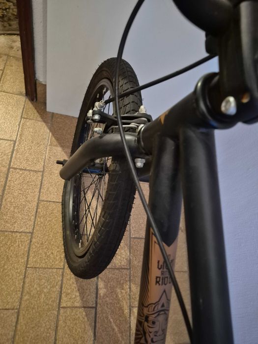 Bicicleta usada poucas vezes