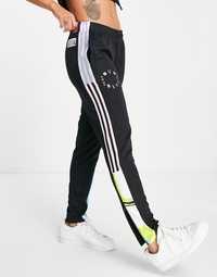 Spodnie dresowe adidas love unites s dresy triple stripes performance
