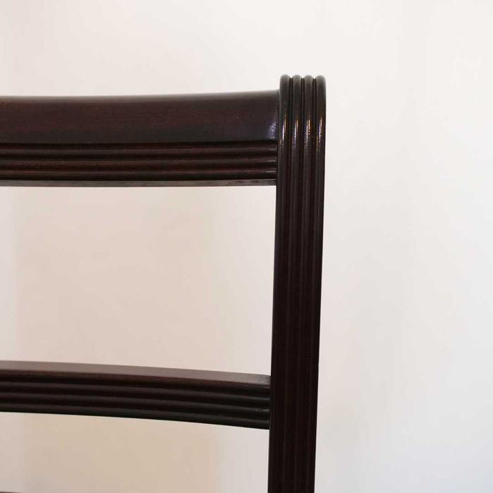 Quatro cadeiras de estilo inglês com assentos em palhinha