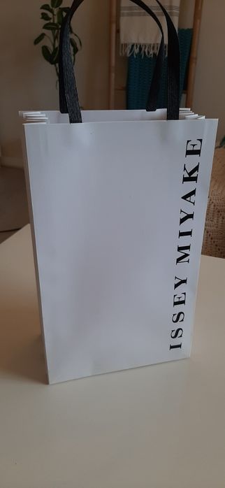 Saco papel branco Issey Miyake