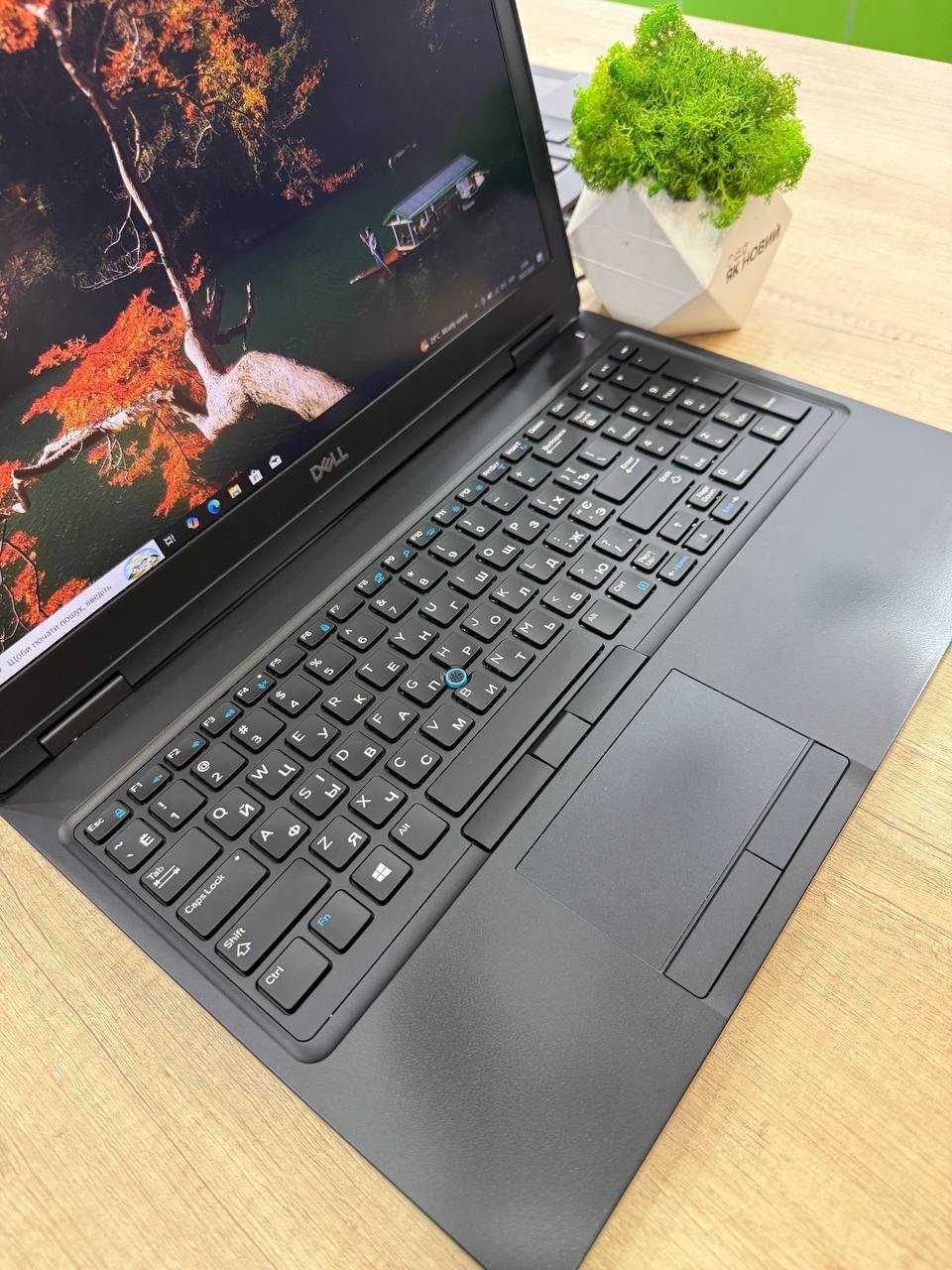 Ноутбук Dell Latitude 5590 (i5/16/256)