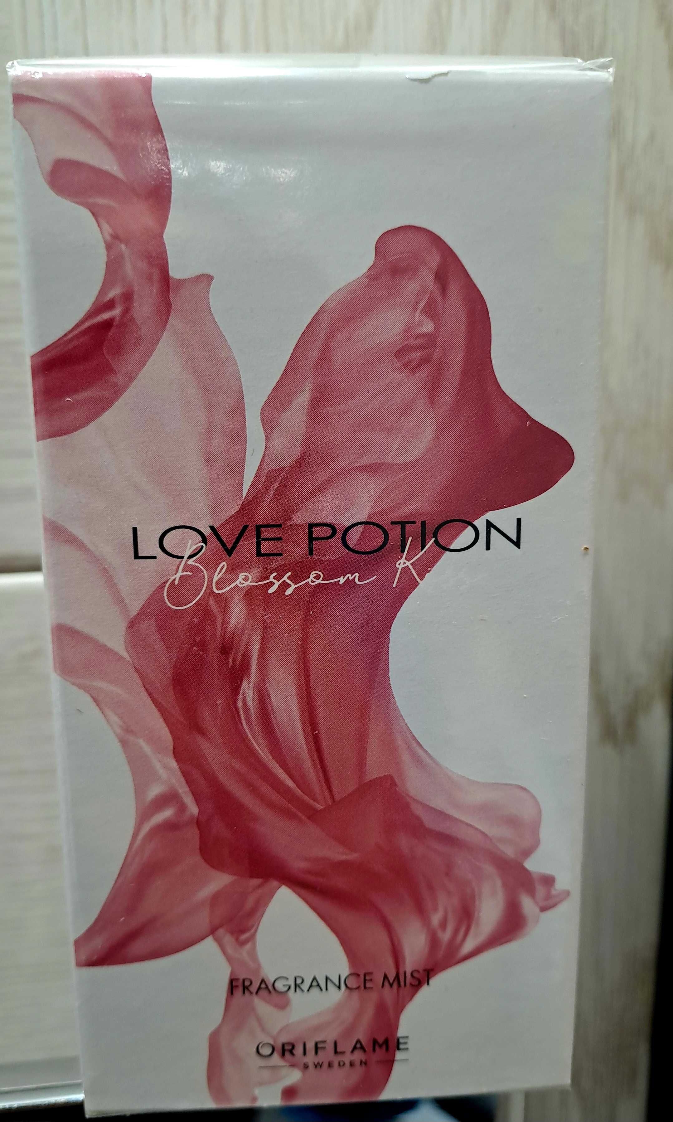 Mgiełka zapachowa Love Potion Blossom Kiss ORIFLAME