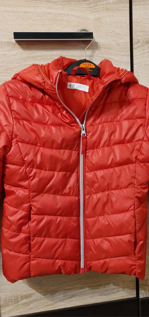 Куртка Н&М червона на 7-8 років (128 см)