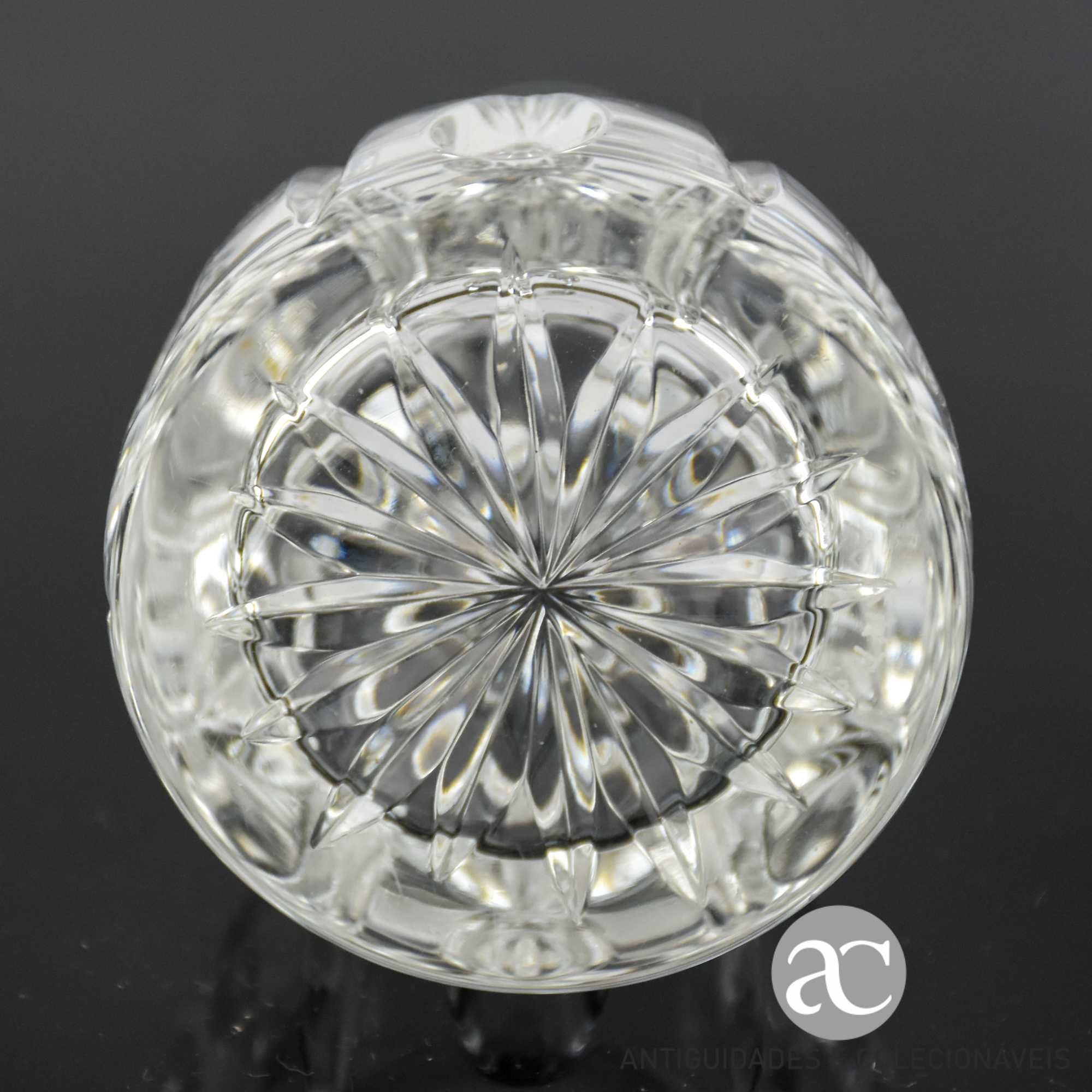 Frasco de perfume em Cristal Atlantis decoração lapidada nº2
