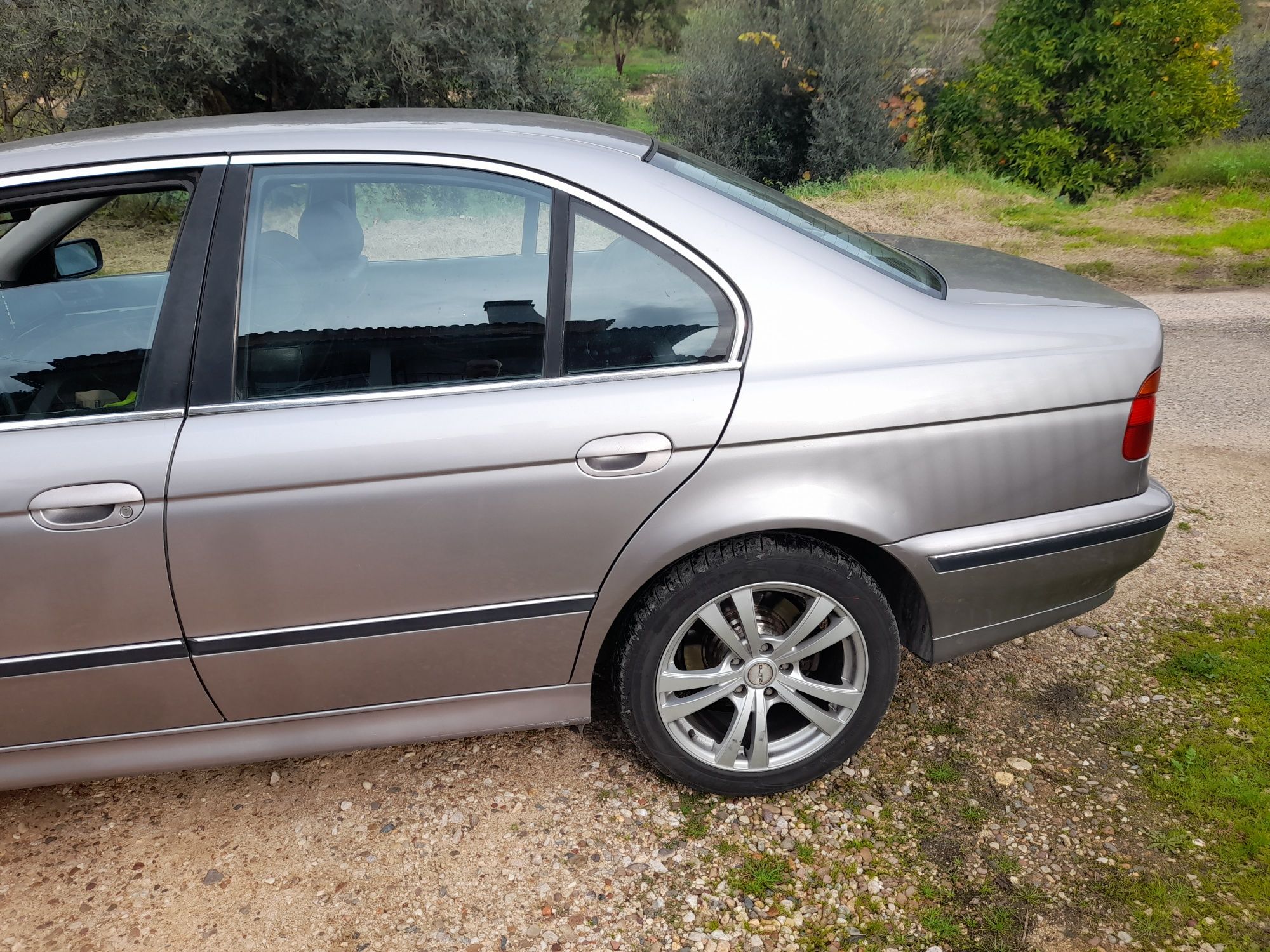 Bmw520d 2001 em bom estado