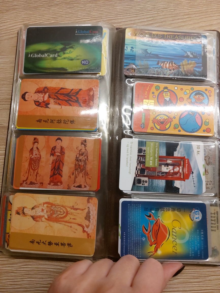 Kolekcja zagranicznych kart telefonicznych