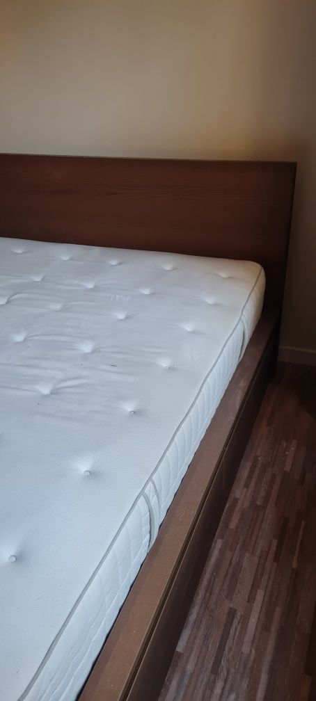 Sprzedam łóżko Ikea Malm 180 orzech z szufladami