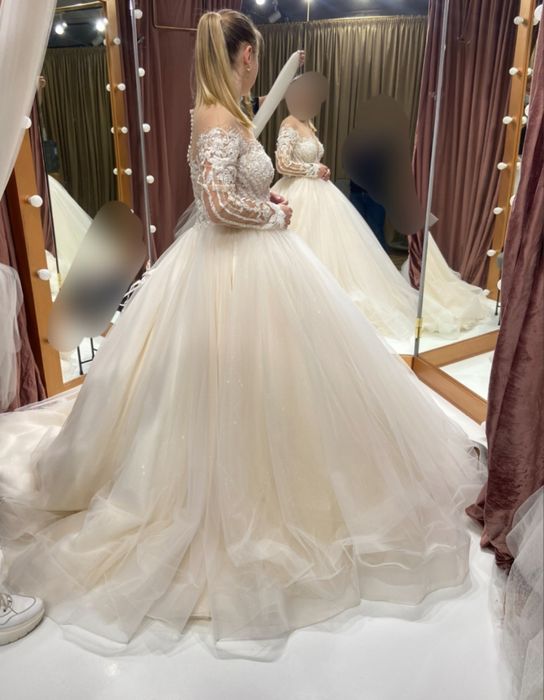 Весільне пишне плаття/ Весільна сукня