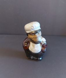 figurka porcelanowa kapitana