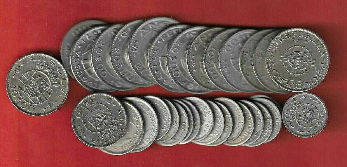 Lote 32 moedas $ 2$50+5$00+10$00+20$00 varias datas de Angola c níquel