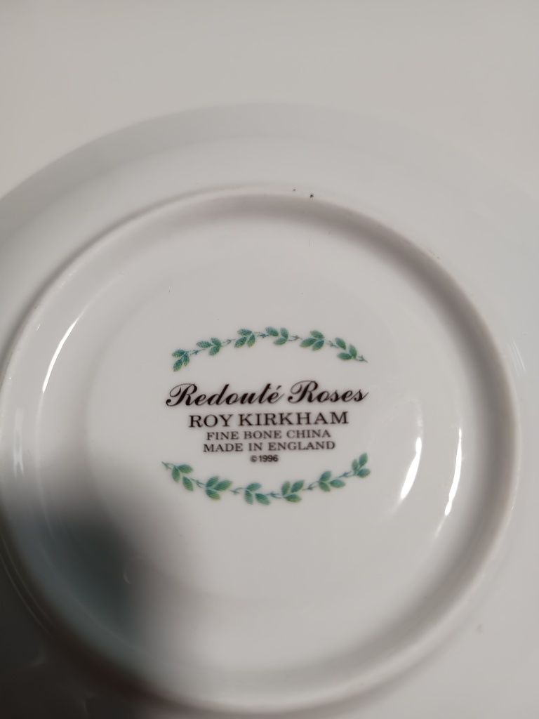 Filiżanka Redoute Roses ROY KIRKHAM z Chińskiej porcelany