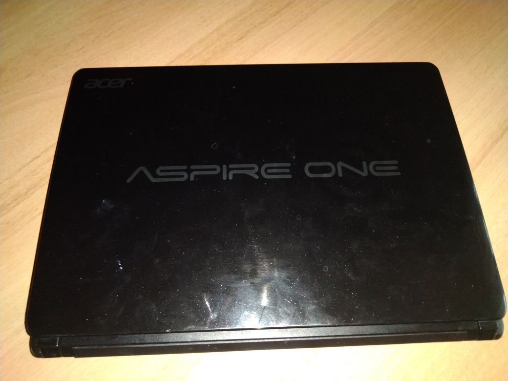 Нетбук Acer aspire one