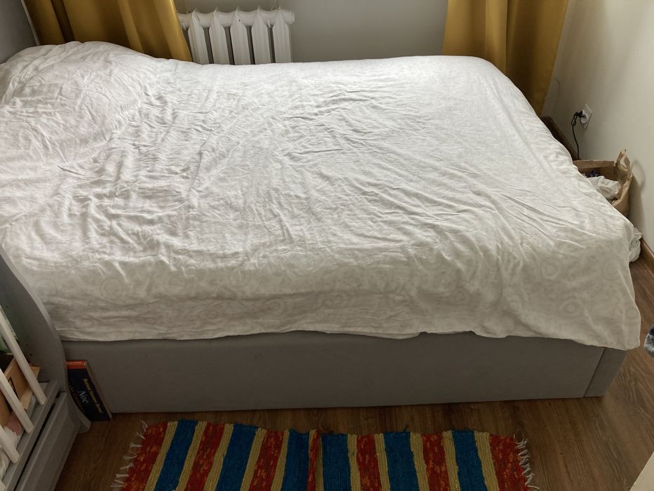 Łóżko z pojemnikiem i materacem premium 140x200