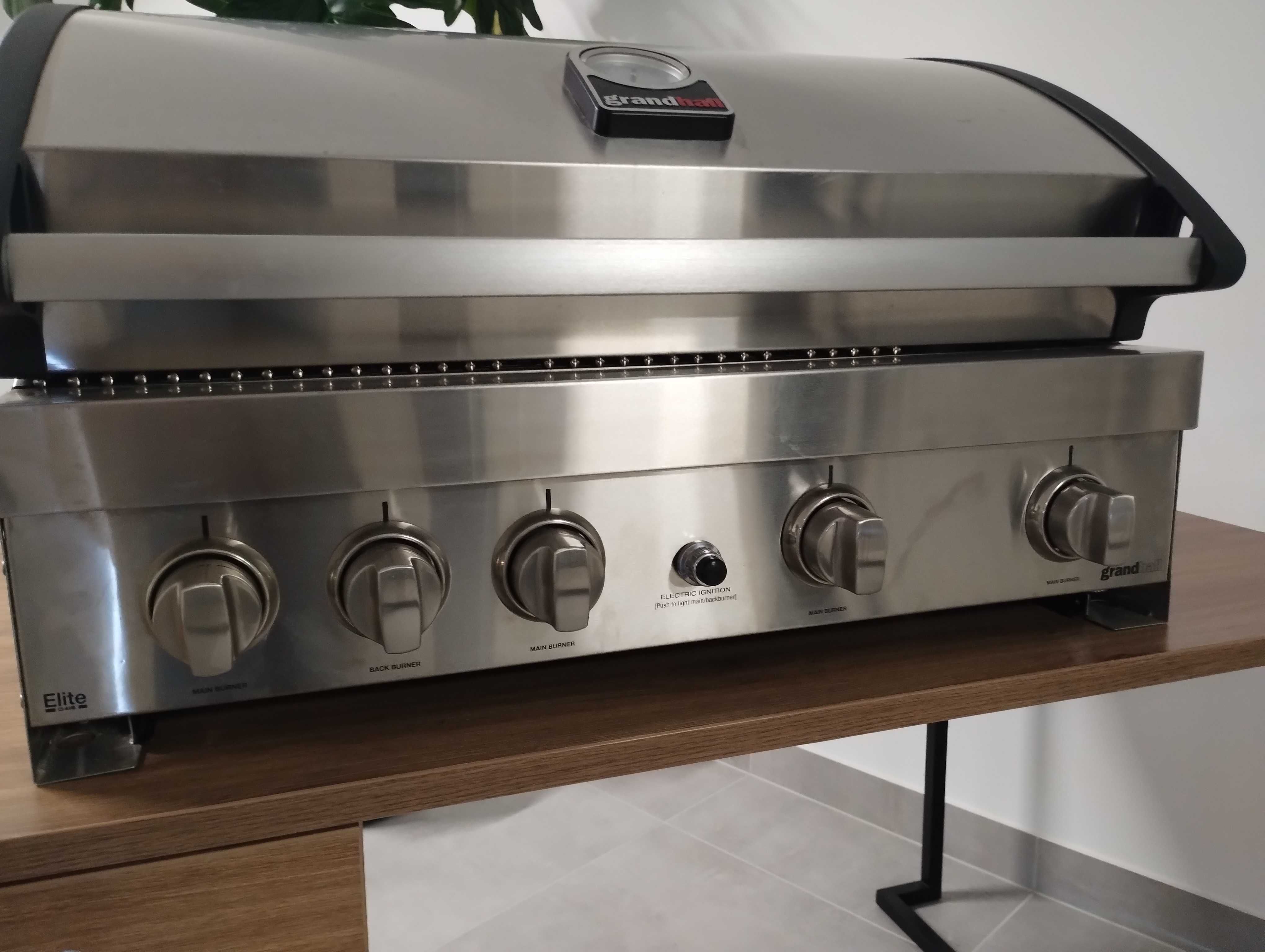 Grill gazowy Grandhall  Elite G4 wbudowany 21,5 kW, 4 palniki