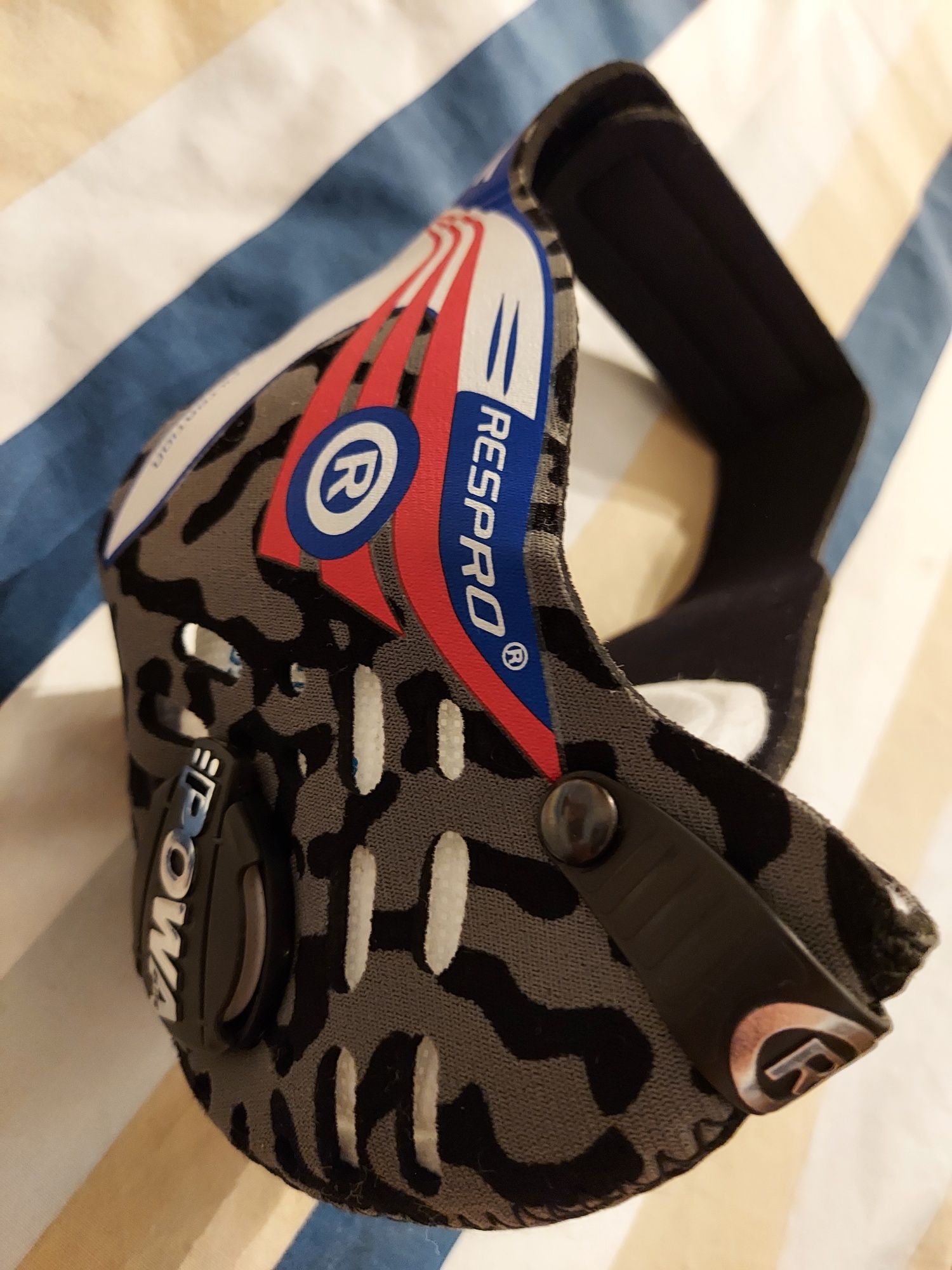 Maska antysmogowa antycovid RESPRO Cinqro sport bieganie rolki rower