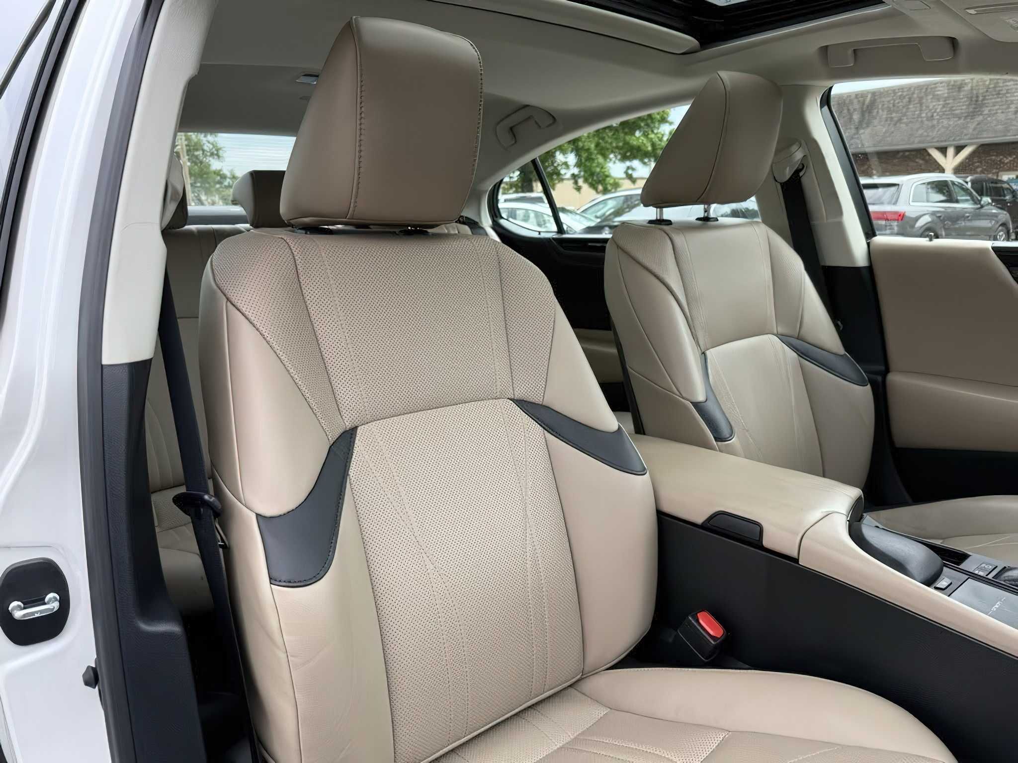 Lexus ES 300 H 2021