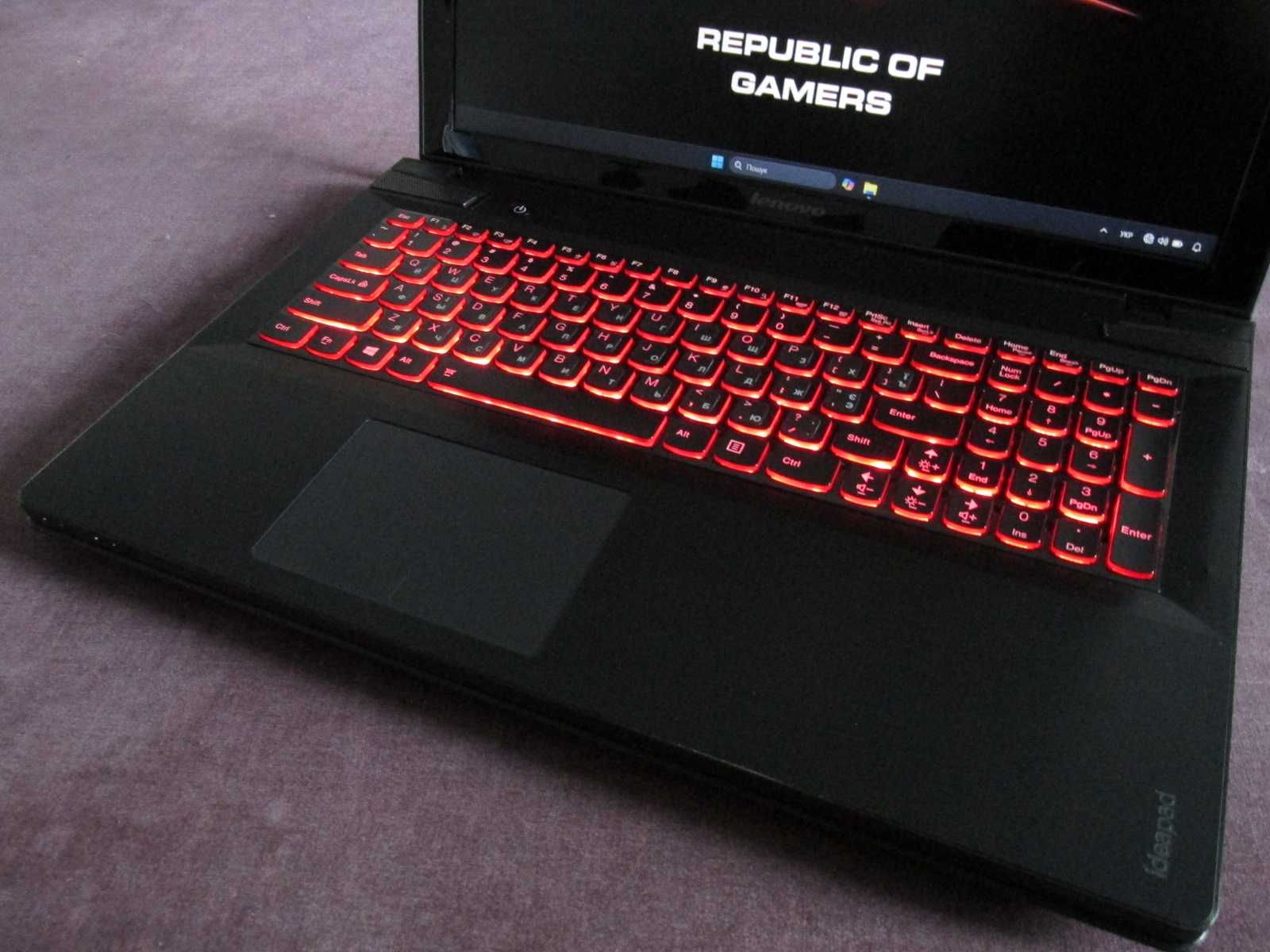 Ігровий Ноутбук ТОП/ i7-8ядр 3.6GHz+Geforce GT!+16Gb+SSD+HDD