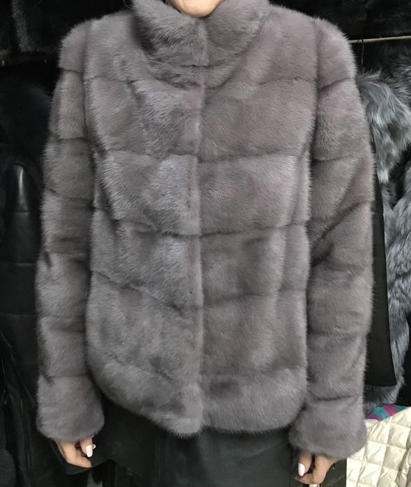 Шуба норкова сірого кольору