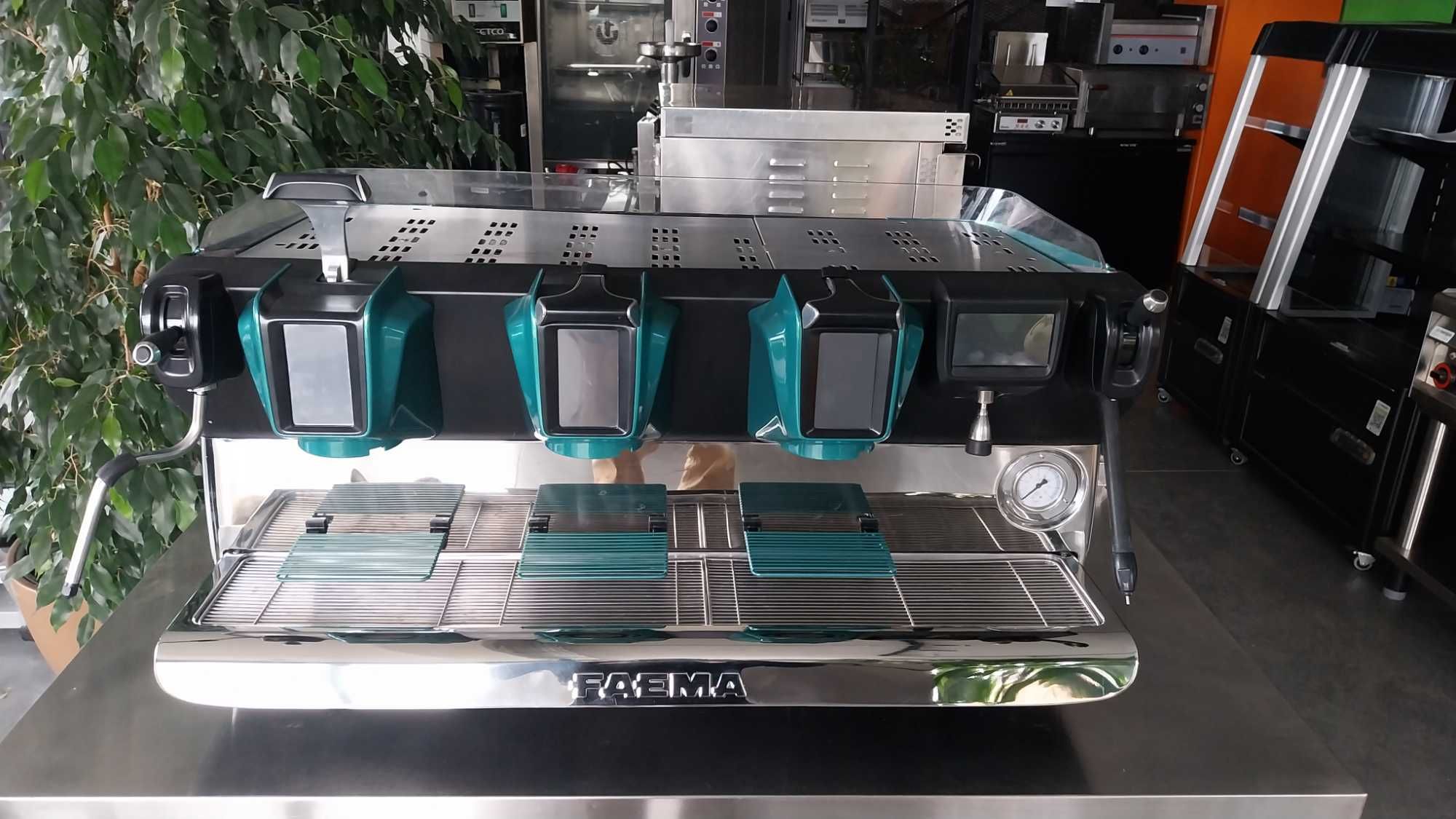 Ekspres do kawy 3-grupowy Faema E71 Touch - mistrzostwo inż. kawowej