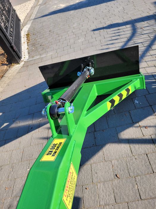 Ładowacz/ TUR na tylni zaczep ciągnika/ łyżka do ziemi/ Widły obornik