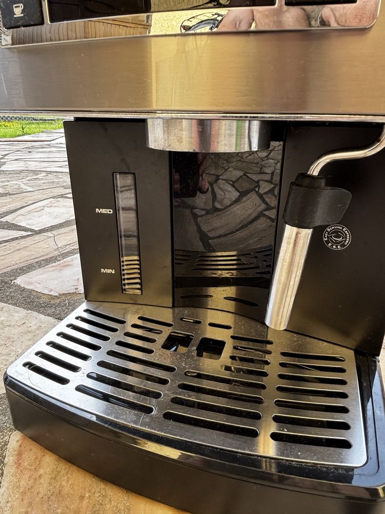 Máquina de café Saeco Estrosa