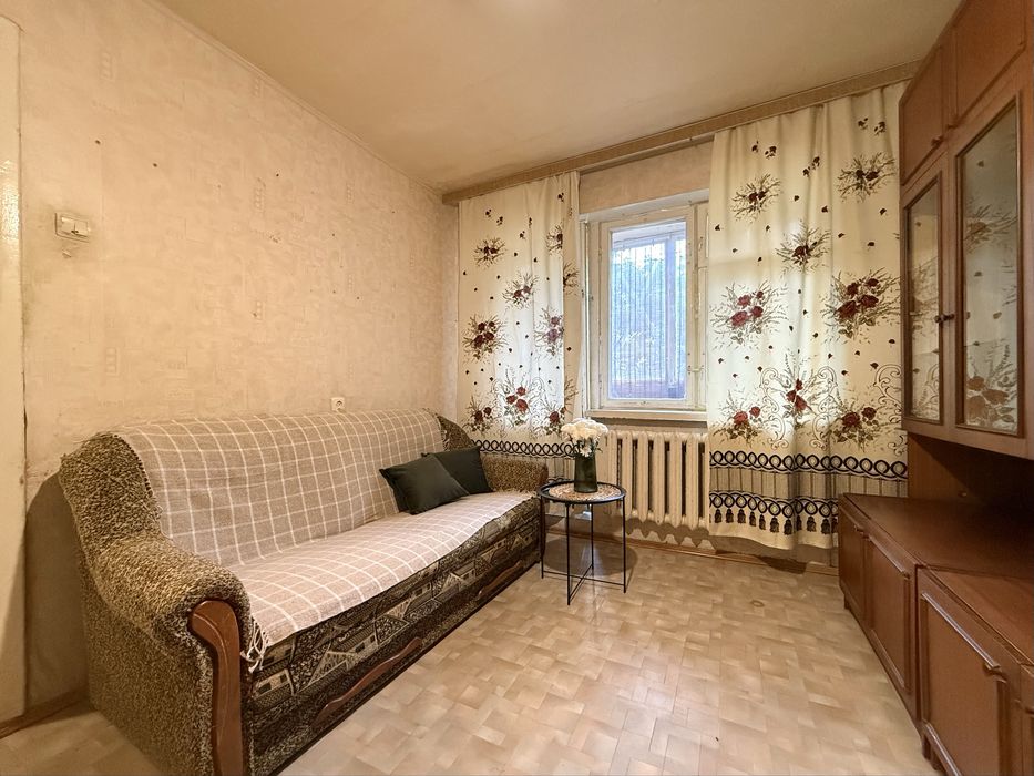 Продаж 1 кім квартири Лісний,Поповича Космонавта,18