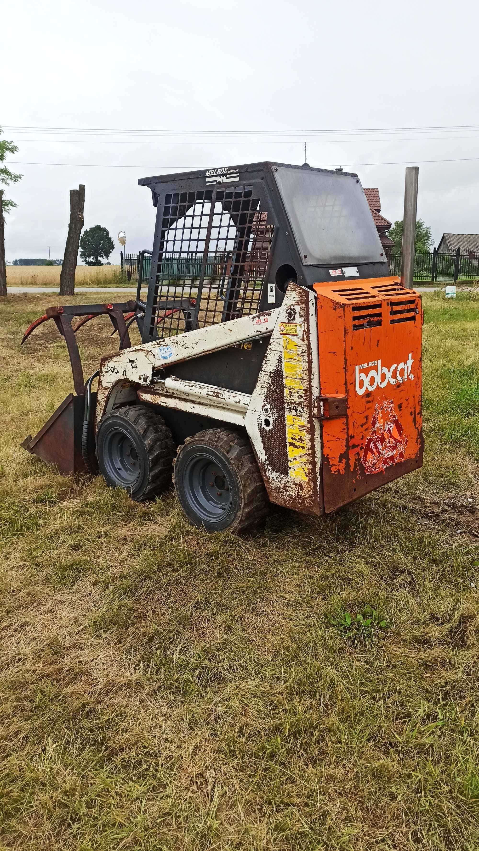 Miniładowarka Bobcat 443 Kubota Mustang