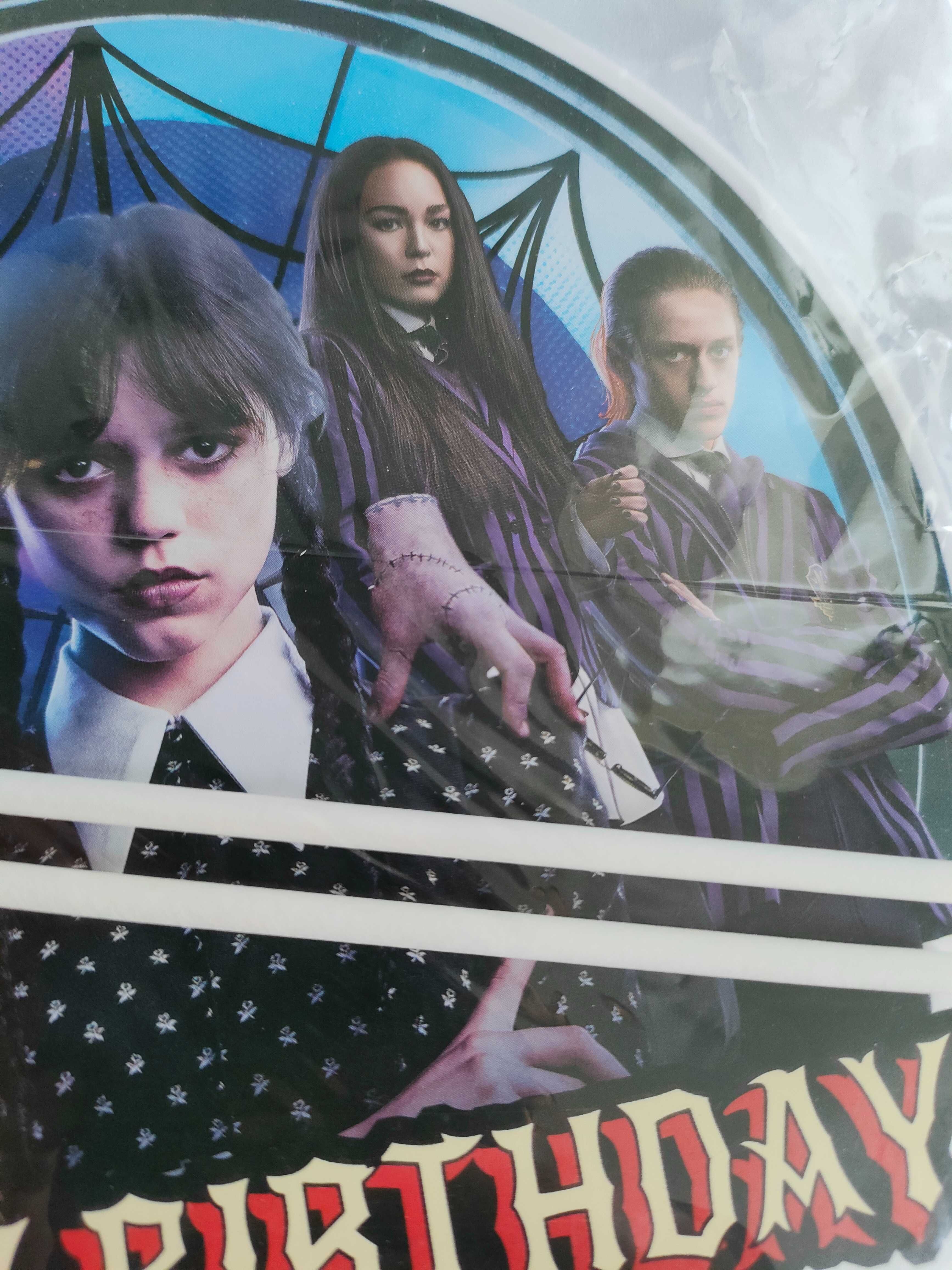 Topper na tort film Wednesday Addams dekoracja na tort prezent