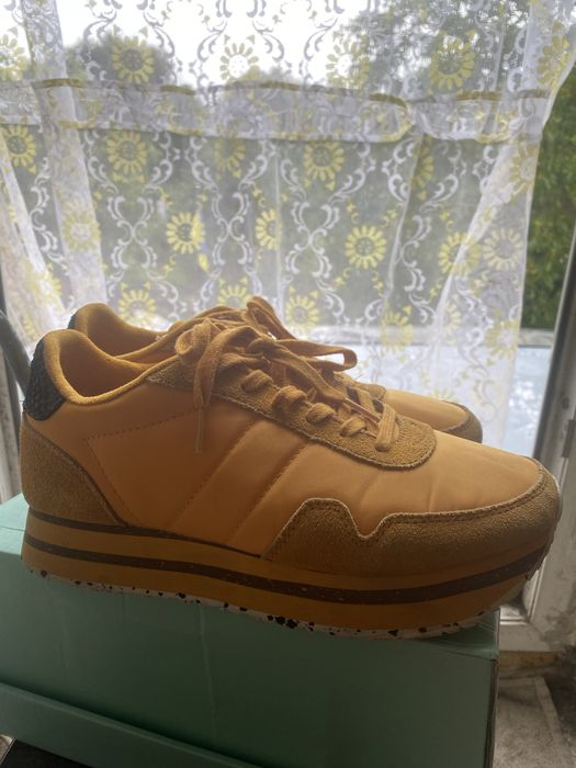 Кросівки 40 розмір