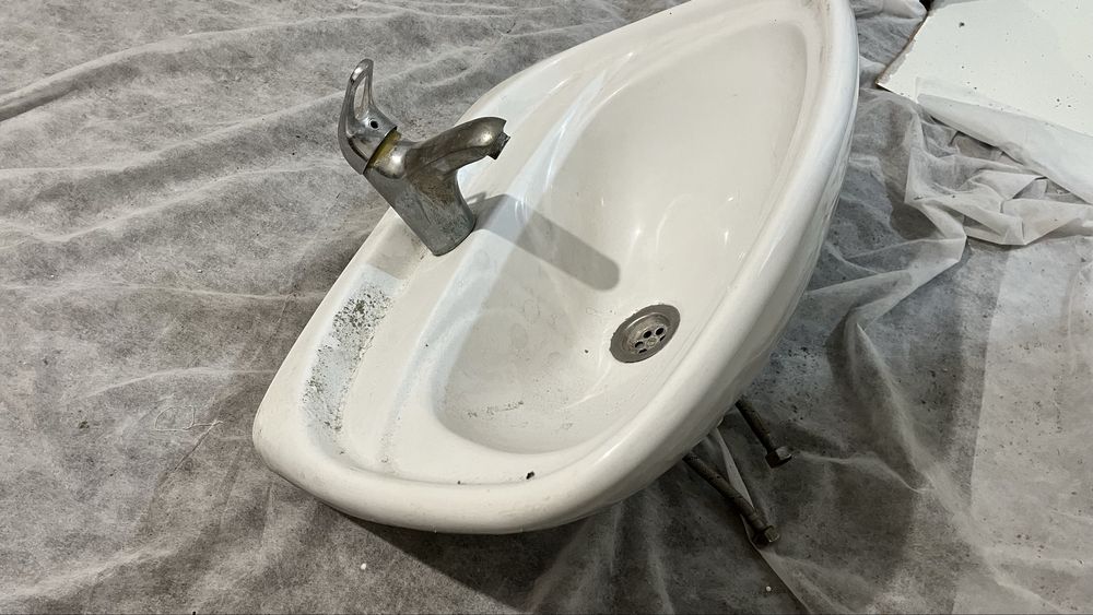 Умивальник для ванної кімнати