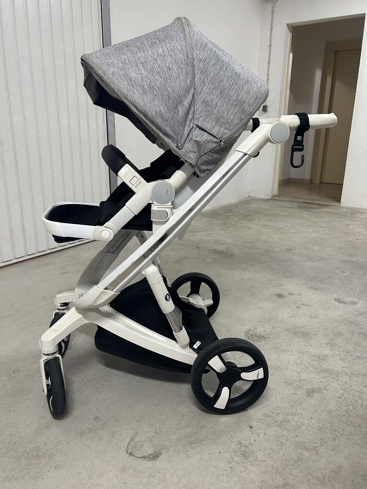 Carrinho marca "ibebe " com ovo