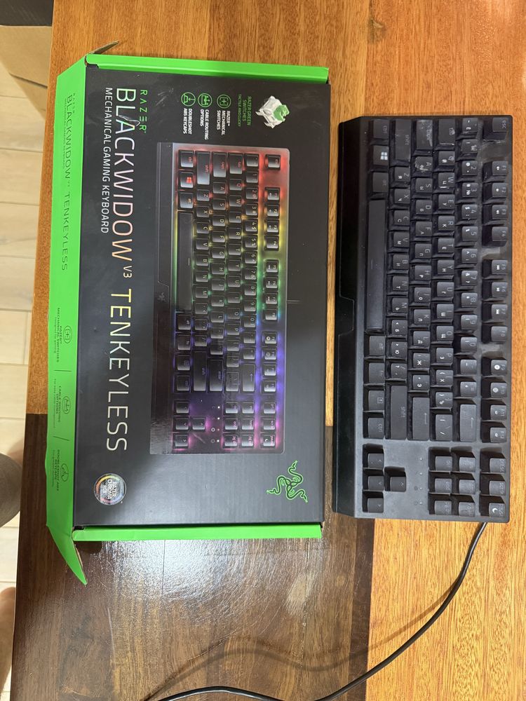 Продам клавіатуру, мишку Razer та відеокарту 1660super, килимки