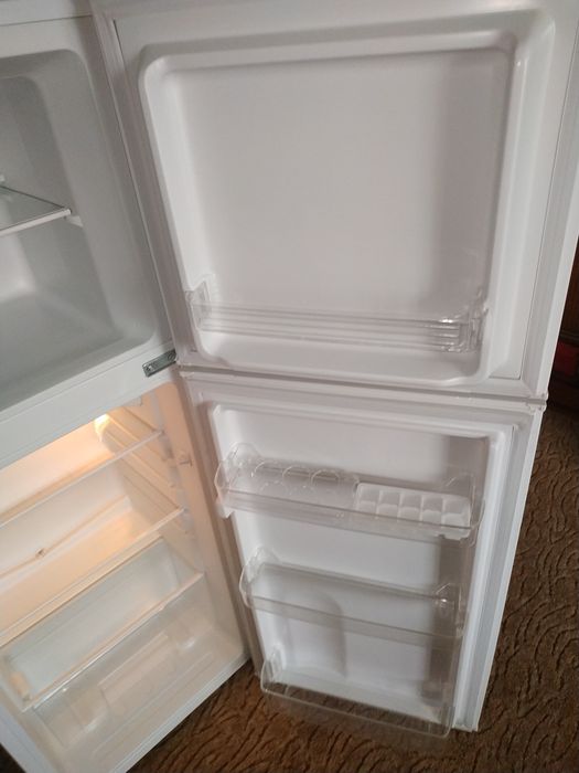 Холодильник компактный Elenberg MRF-146-O