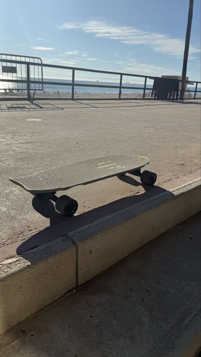 Skate cruiser em muito bom estado