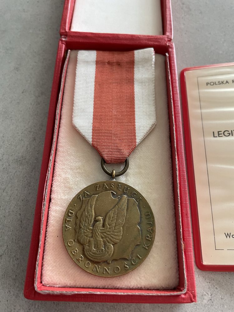 Brązowy medal Za Zasługi dla Obronności Kraju LWP legitymacja pudełko